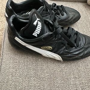 Adidas soccer shoes us 8.5 Leather